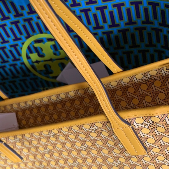 SOLD⛔️Authentic TORY BURCH LOGO coated canvas/leather zip top tote w wristlet - Picture 9 of 16